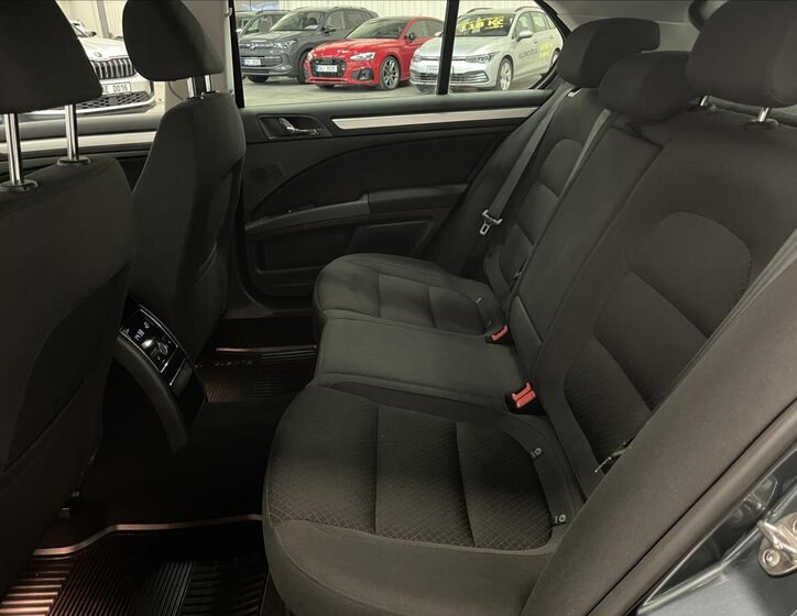 Škoda Superb Liftback 2,0 l 103 kw