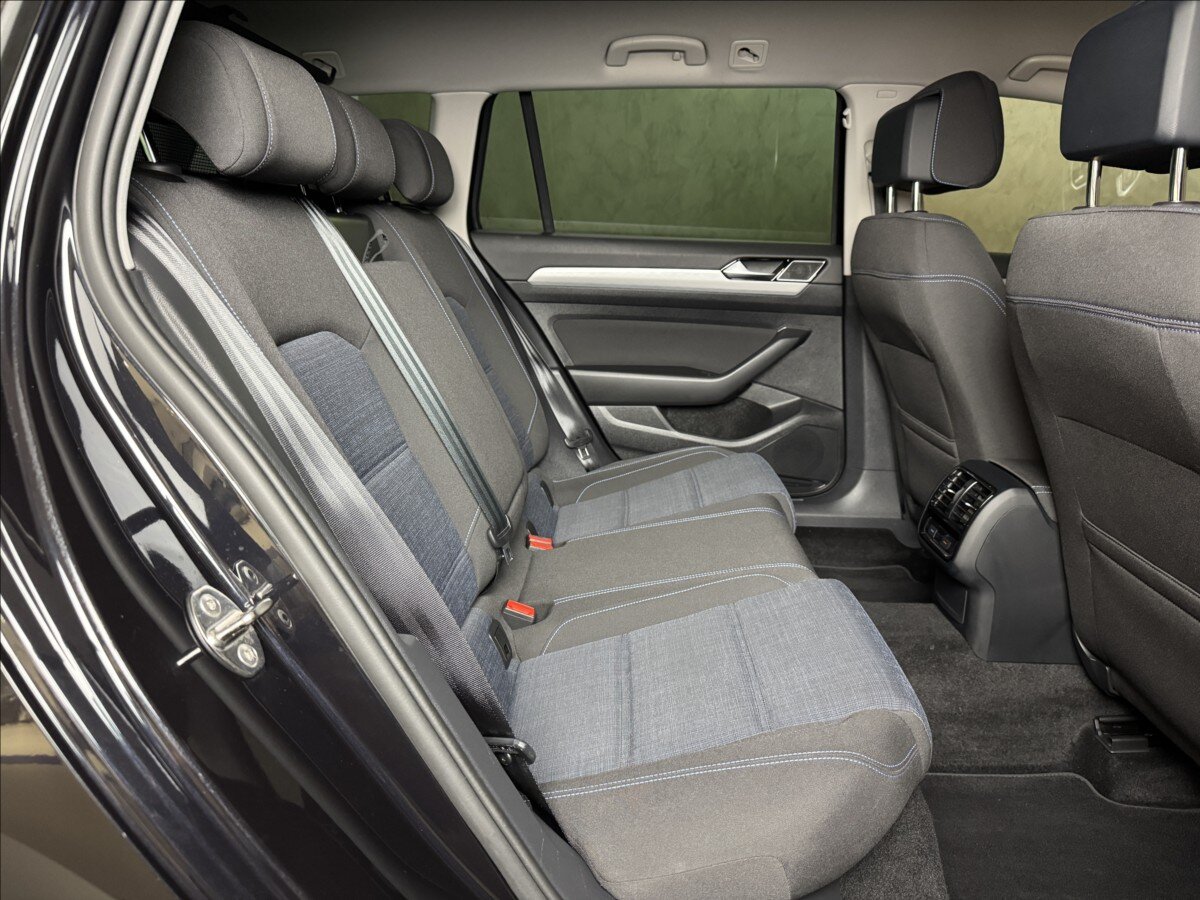 Volkswagen Passat Kombi 1,4 l 160 kw