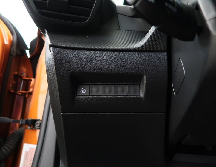 Peugeot 2008 SUV 1,2 l 96 kw