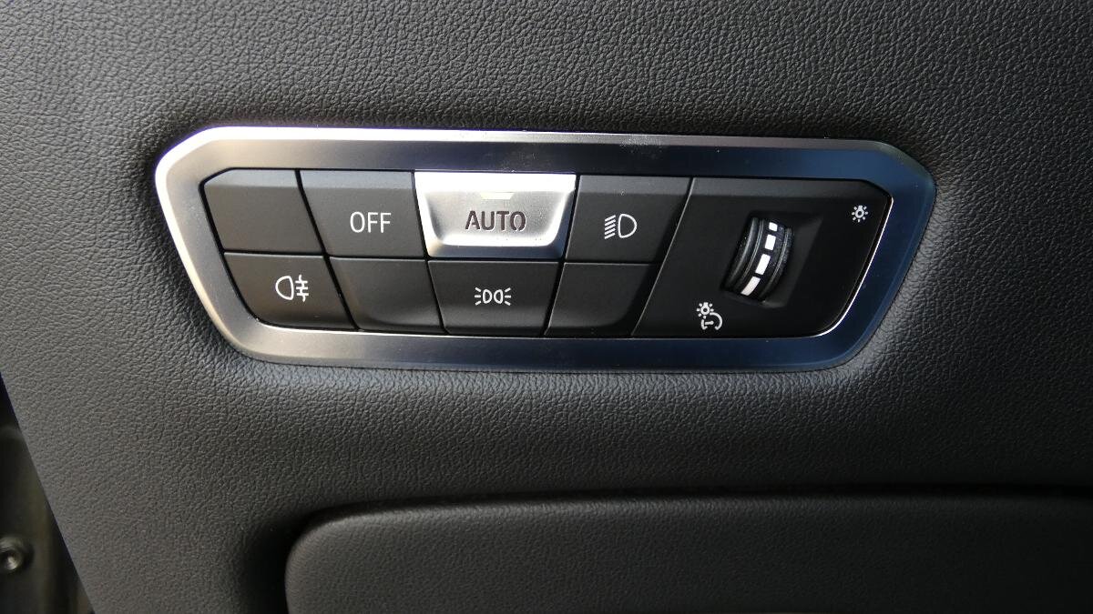 BMW X5 SUV / Terénní 3,0 l 195 kw