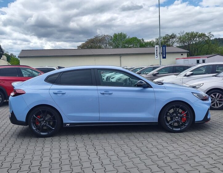 Hyundai i30 Liftback 2,0 l 206 kw