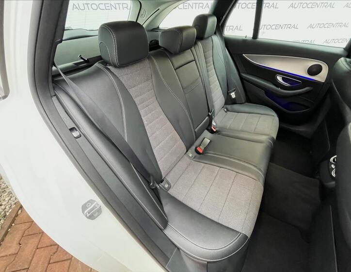 Mercedes-Benz Třídy E 25