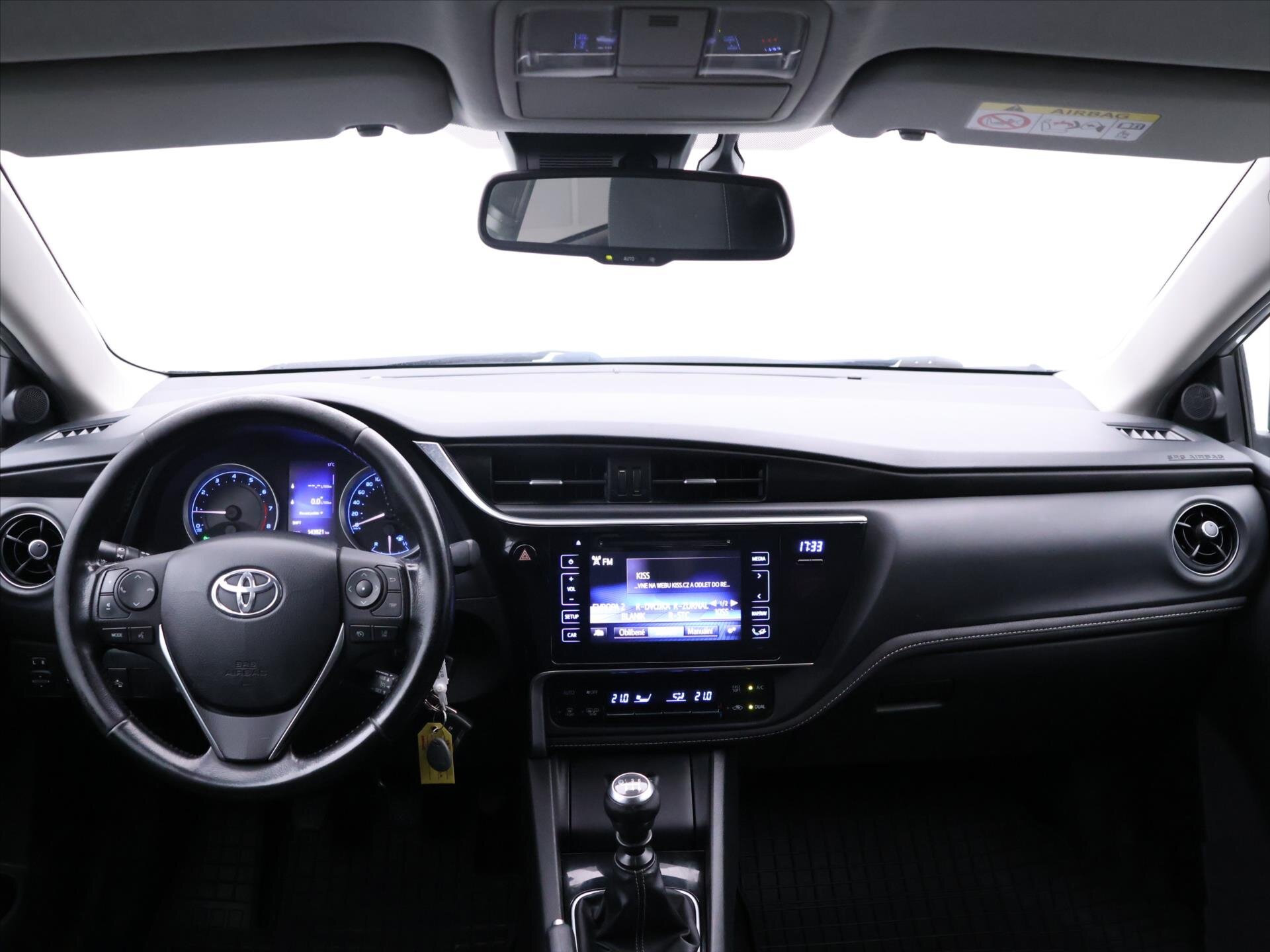 Toyota Corolla Sedan / Limuzína 1,6 l 97 kw