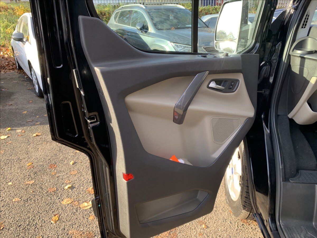 Ford Tourneo Custom VAN-Minibus 2,0 l 125 kw