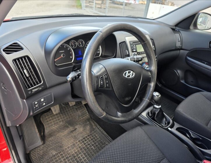 Hyundai i30 Hatchback 1,4 l 77 kw