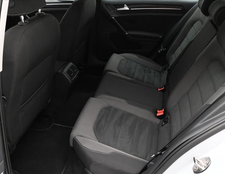 Volkswagen Golf Kombi 1,6 l 85 kw