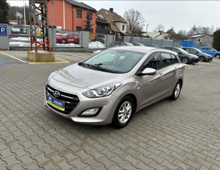 Hyundai i30 Kombi 1,6 l 99 kw