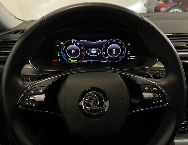 Škoda Superb Liftback 1,4 l 160 kw