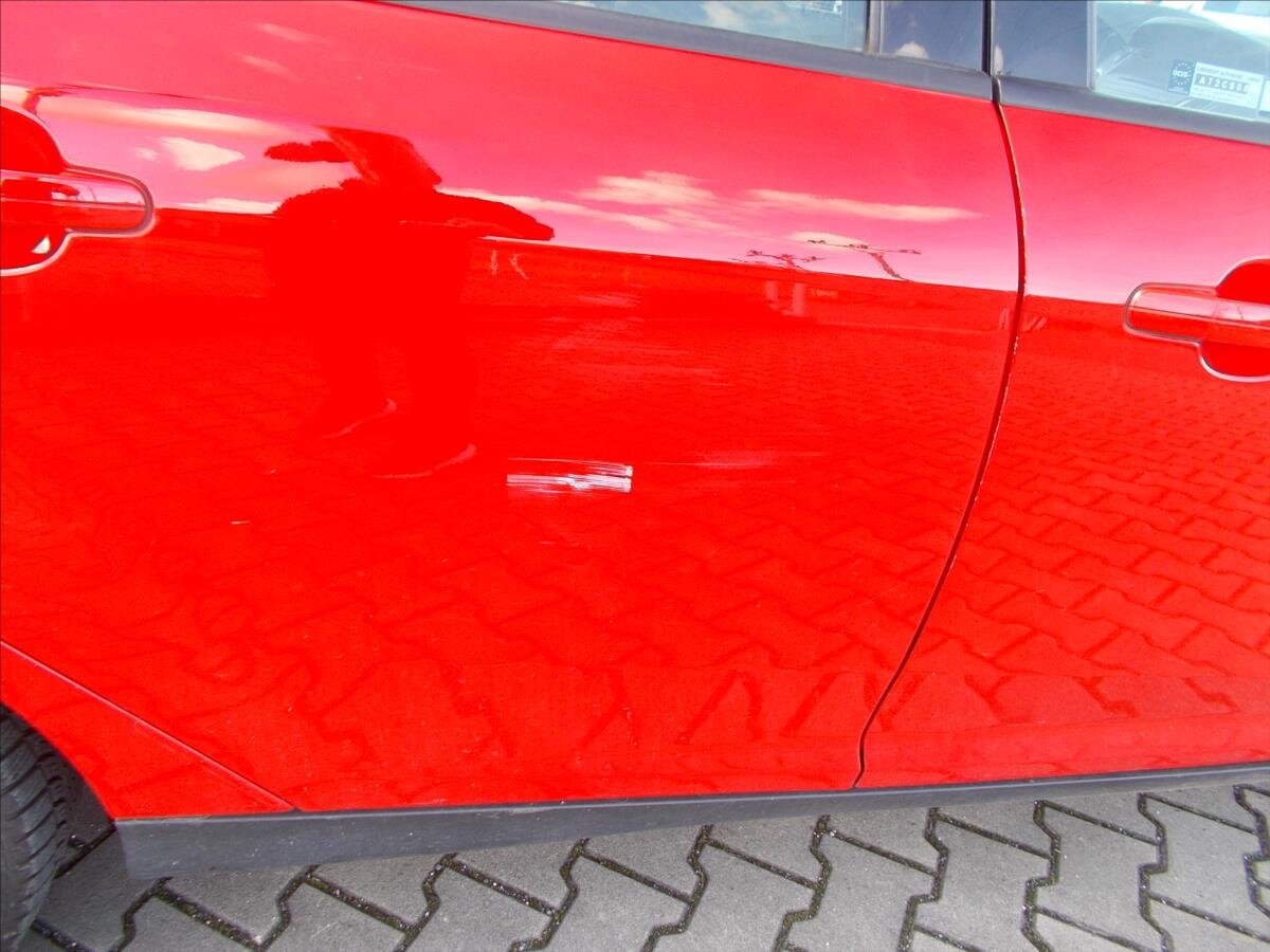 Ford Focus Kombi 999,0 74 kw