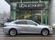 Lexus ES 300h Sedan / Limuzína 2,5 l 160 kw
