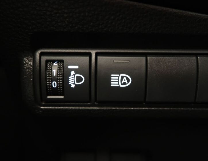 Toyota Corolla Cross 22