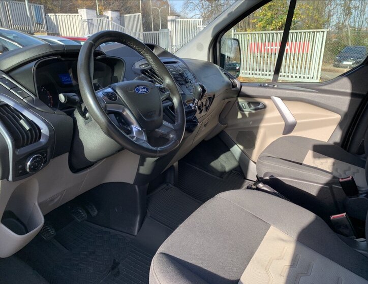 Ford Tourneo Custom VAN-Minibus 2,0 l 125 kw