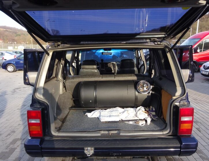 Jeep Cherokee SUV / Terénní 4,0 l 136 kw