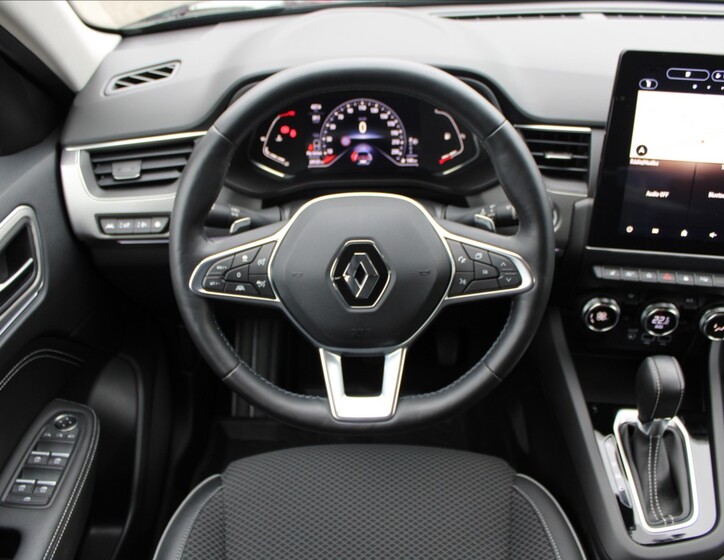 Renault Arkana 10