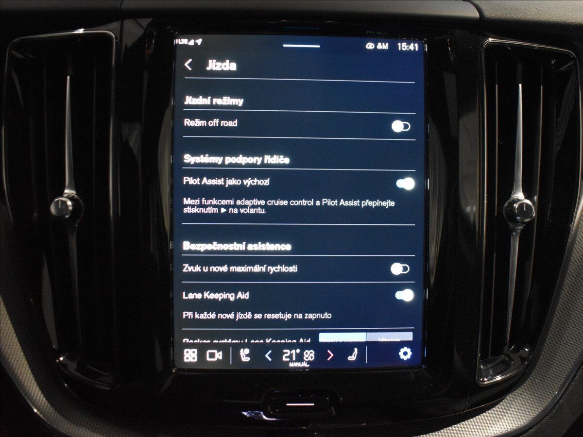 Volvo XC60 SUV / Terénní 2,0 l 184 kw