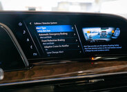 Cadillac Escalade 32