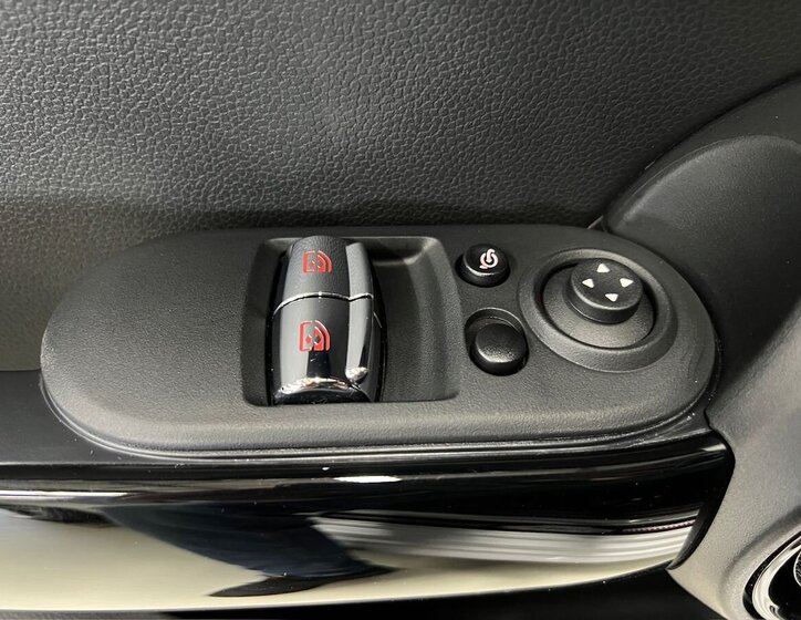 Mini Cooper Hatchback 2,0 l 170 kw