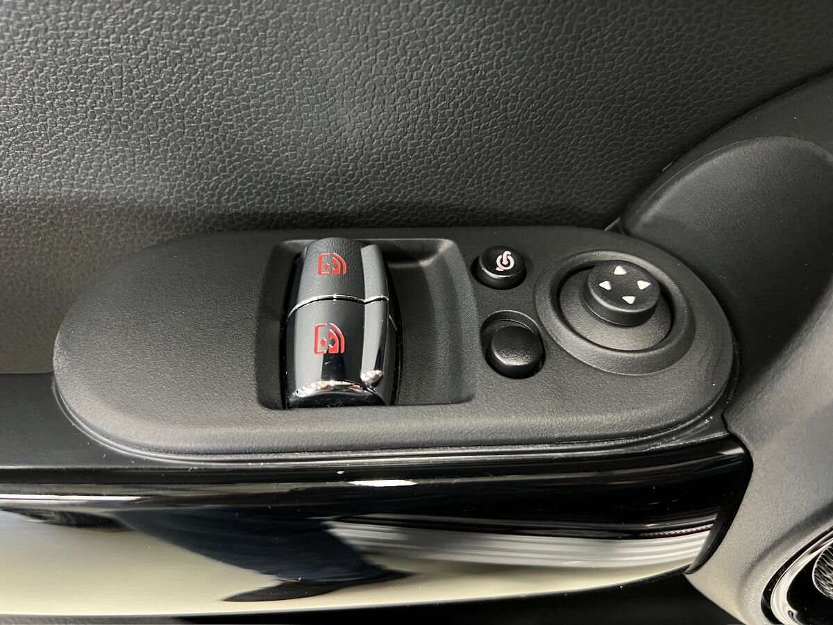 Mini Cooper Hatchback 2,0 l 170 kw