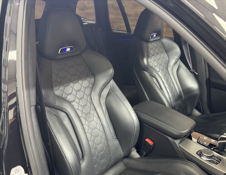 BMW X3 SUV / Terénní 3,0 l 353 kw