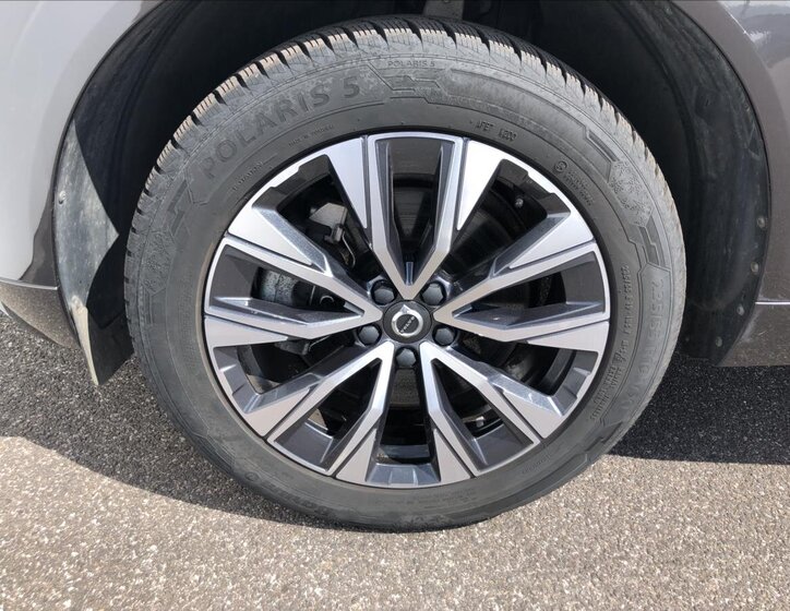 Volvo XC60 SUV / Terénní 2,0 l 145 kw