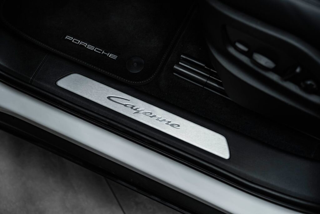 Porsche Cayenne SUV 3,0 l 260 kw