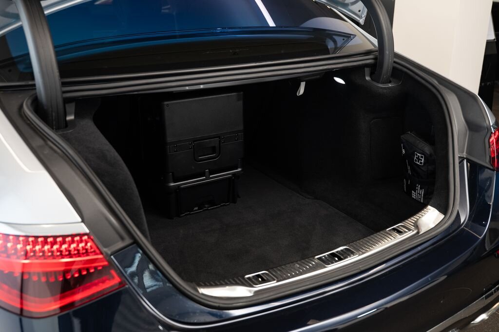 Mercedes-Benz Ostatní Sedan / Limuzína 6,0 l 450 kw