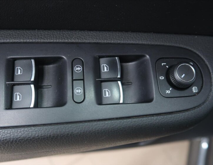 Volkswagen Sharan MPV 2,0 l 110 kw