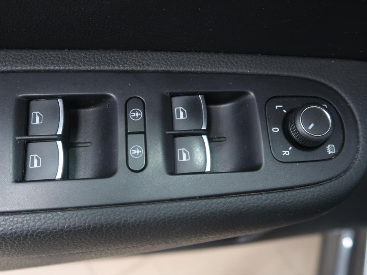 Volkswagen Sharan MPV 2,0 l 110 kw