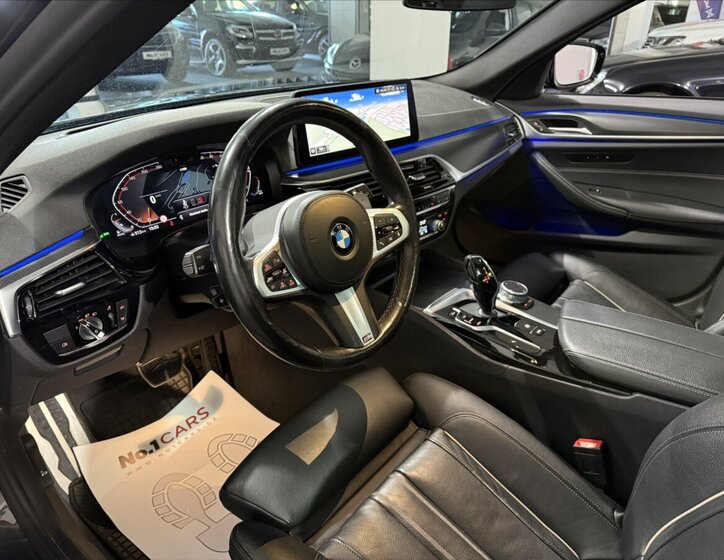 BMW Řada 5 Kombi 3,0 l 210 kw