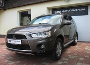 Mitsubishi Outlander 1