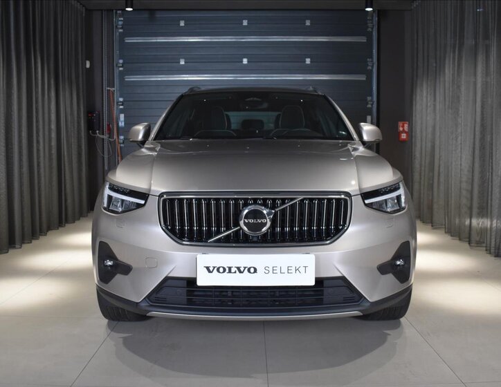 Volvo XC40 SUV / Terénní 2,0 l 145 kw