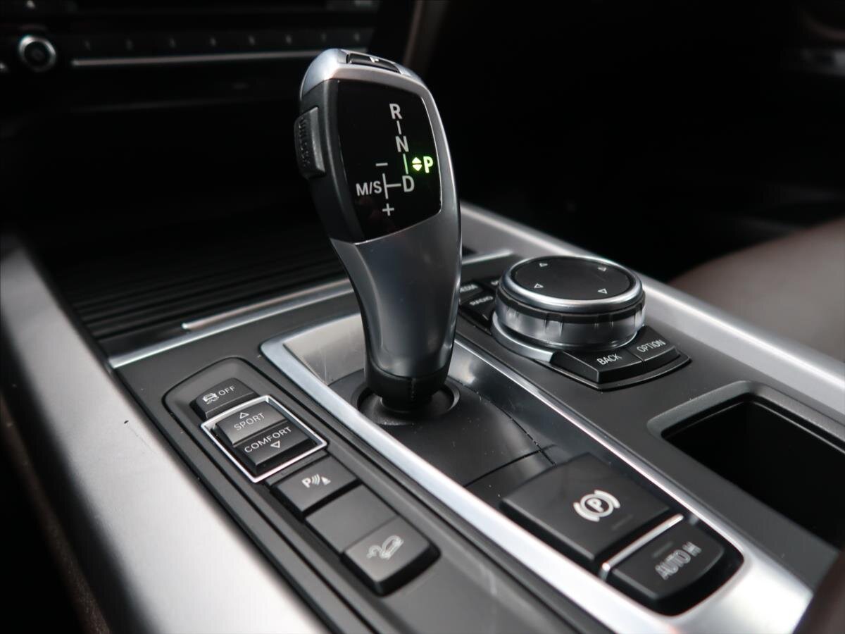 BMW X5 SUV / Terénní 2,0 l 160 kw