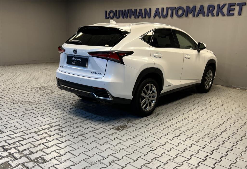 Lexus NX 300h SUV 2,5 l 145 kw