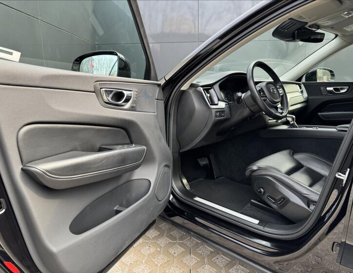 Volvo XC60 SUV / Terénní 2,0 l 173 kw