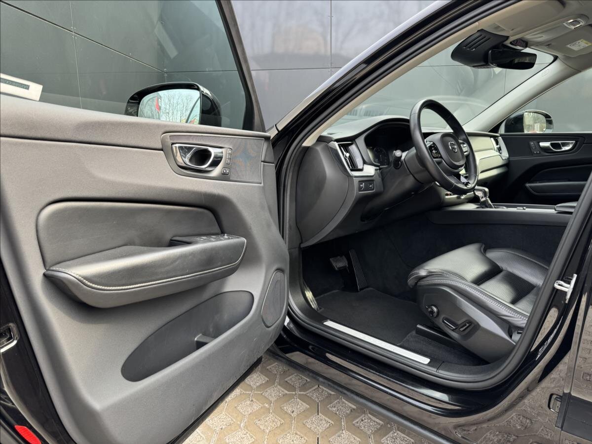 Volvo XC60 SUV / Terénní 2,0 l 173 kw