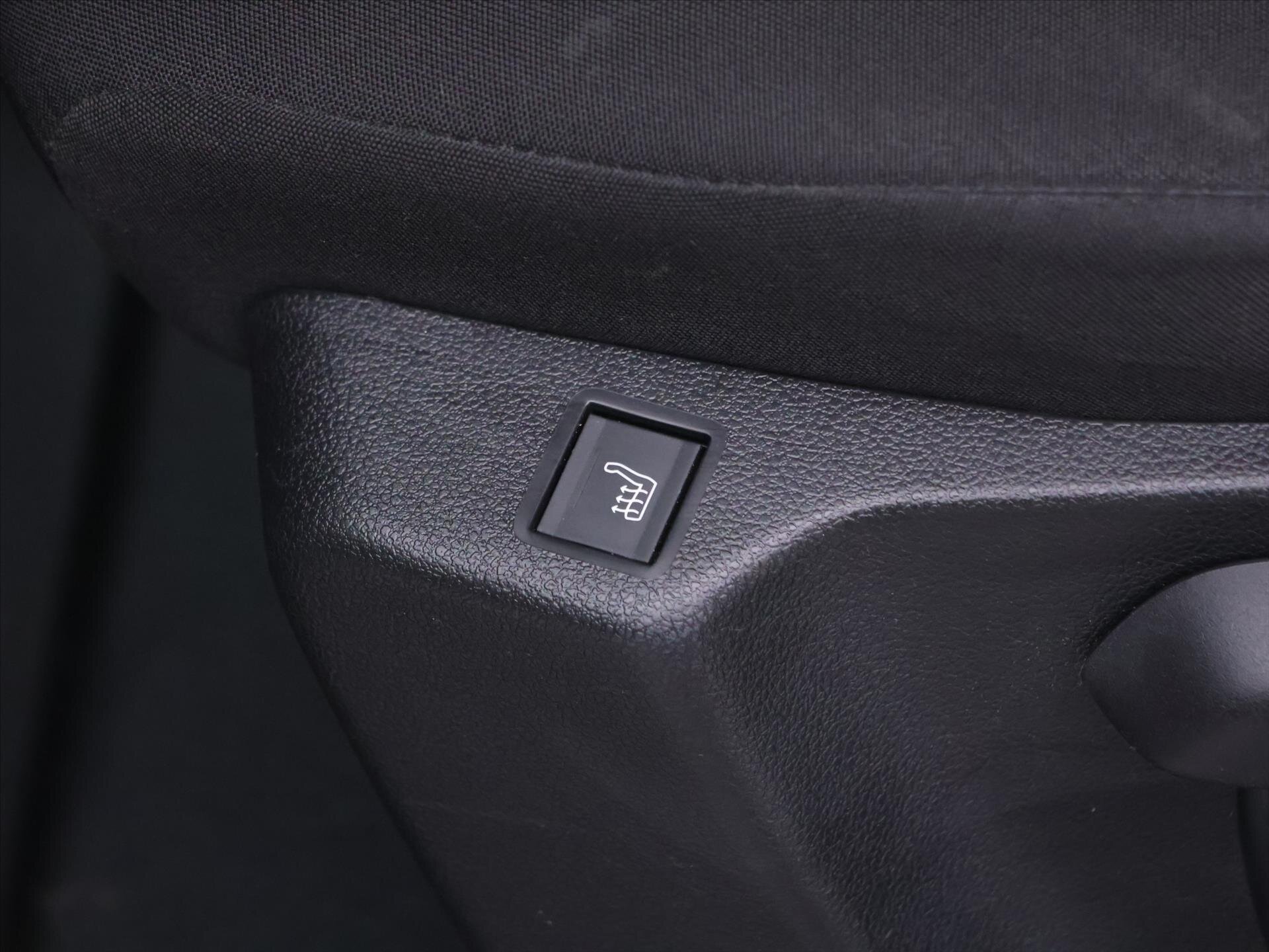 Peugeot Partner Ostatní 1,2 l 81 kw