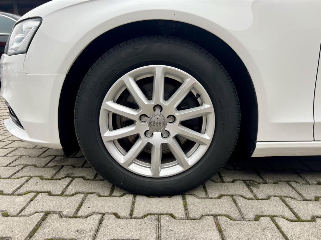 Audi A4 Kombi 2,0 l 100 kw