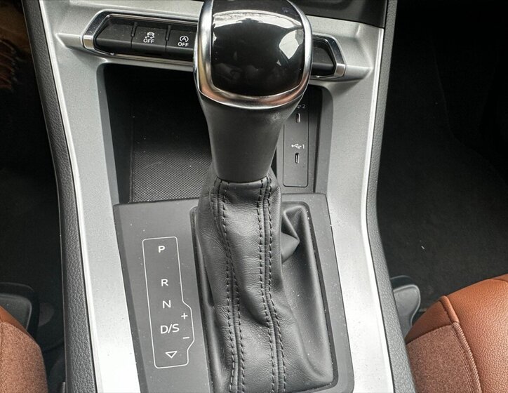 Audi Q3 Kombi 2,0 l 147 kw