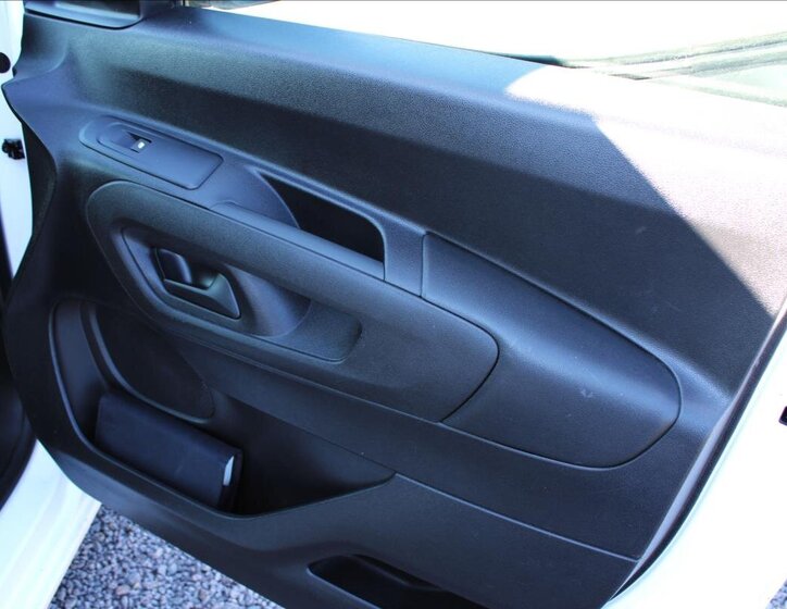 Opel Combo Skříň 1,5 l 96 kw