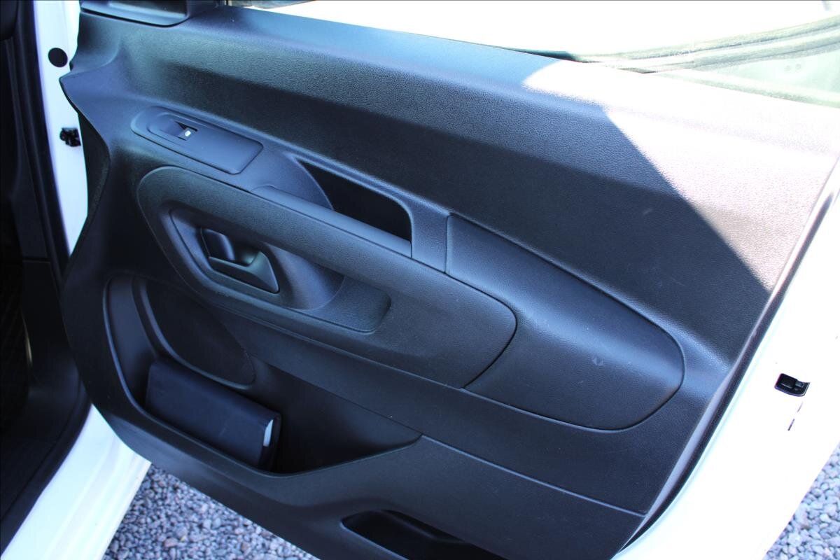 Opel Combo Skříň 1,5 l 96 kw