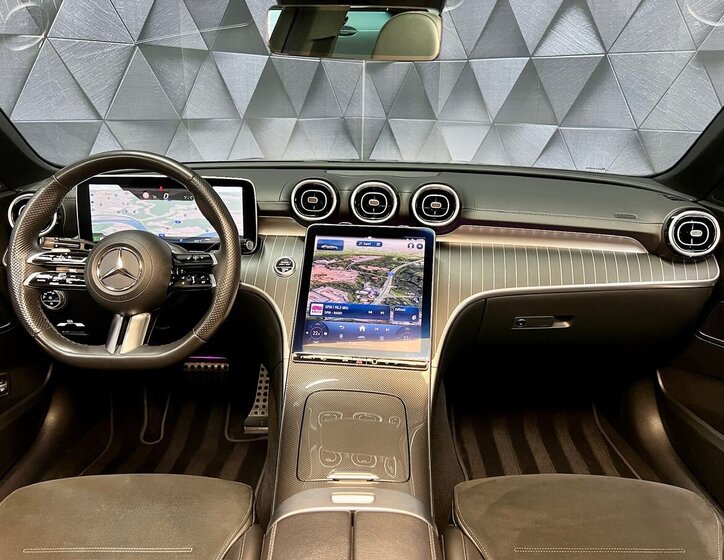 Mercedes-Benz Třídy C Sedan 2,0 l 190 kw