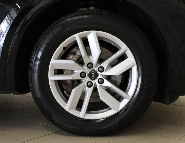 Audi Q5 SUV / Terénní 2,0 l 120 kw