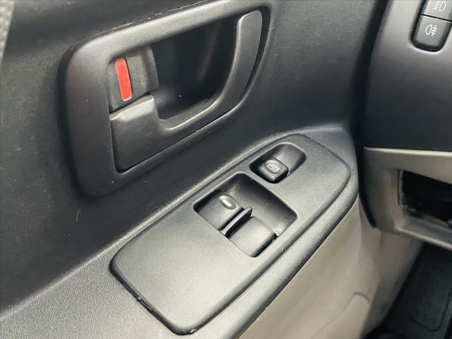 Mitsubishi Pajero SUV / Terénní 2,5 l 85 kw