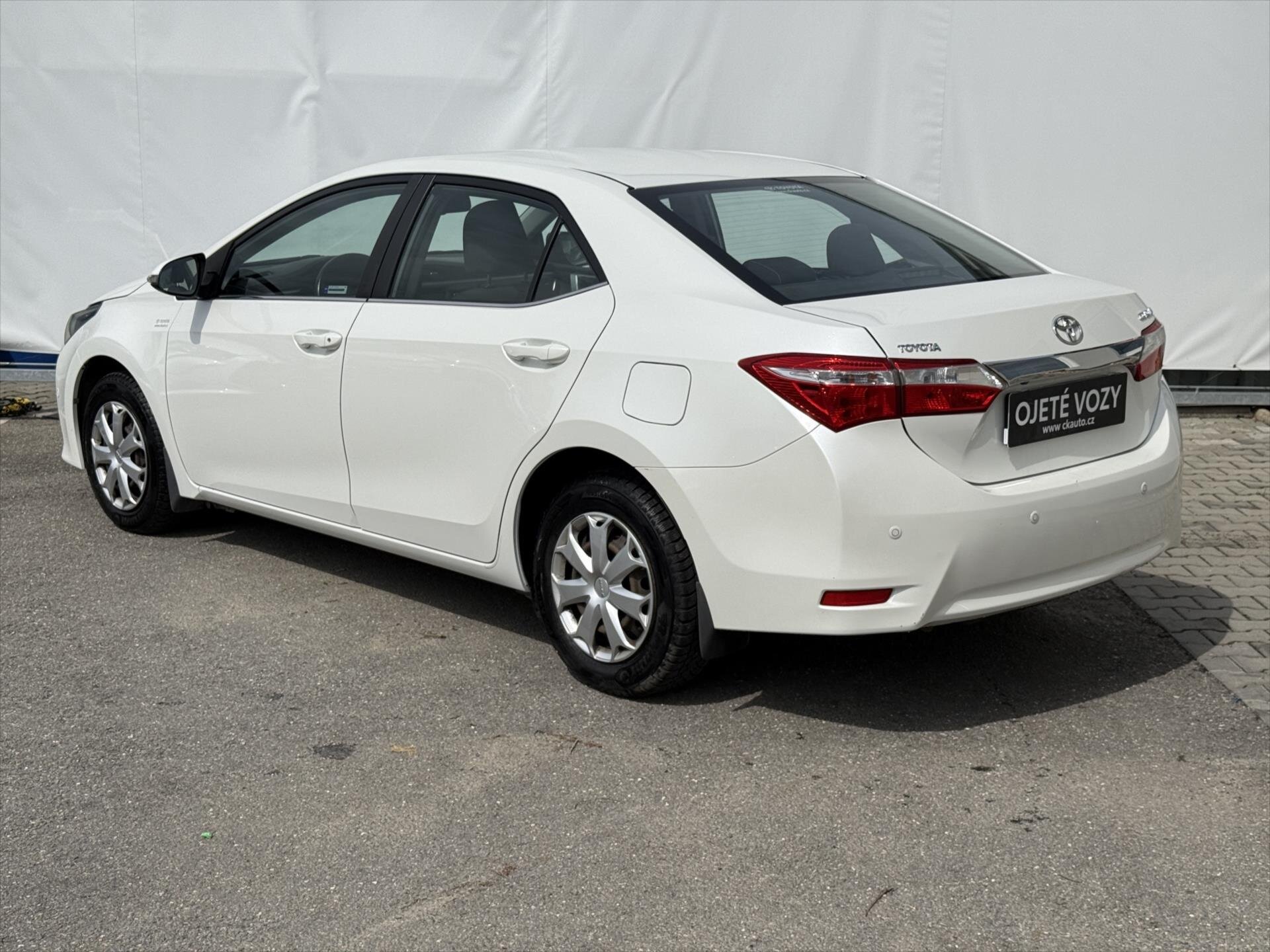Toyota Corolla Sedan / Limuzína 1,6 l 97 kw
