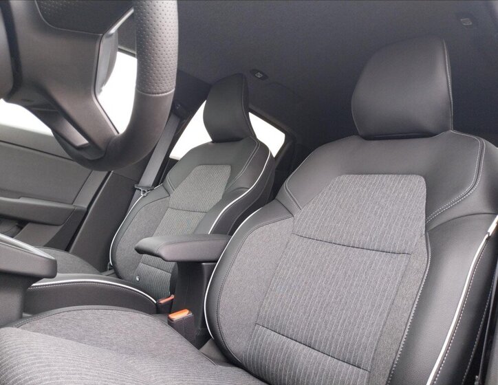 Mitsubishi Colt Hatchback 999,0 67 kw