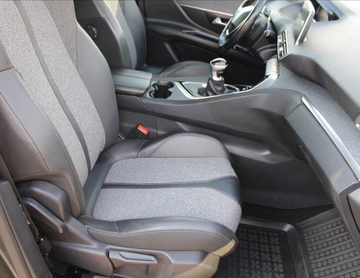 Peugeot 3008 SUV / Terénní 1,2 l 96 kw