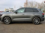 Volkswagen Touareg 8