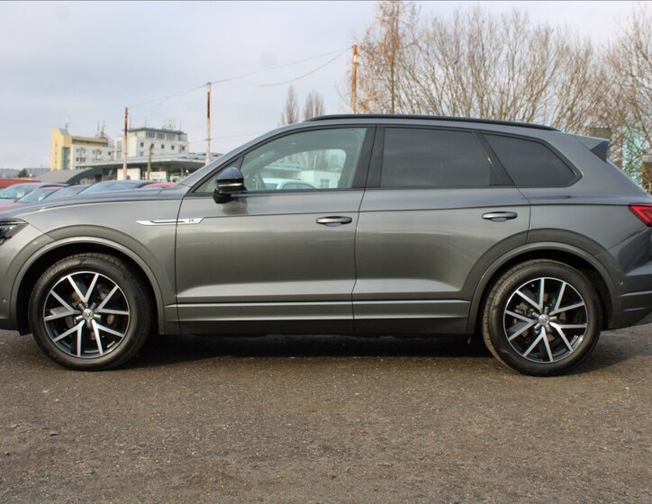 Volkswagen Touareg 8