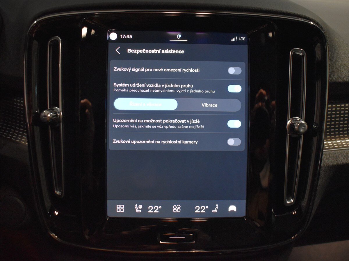 Volvo EC40 SUV 0,0 185 kw