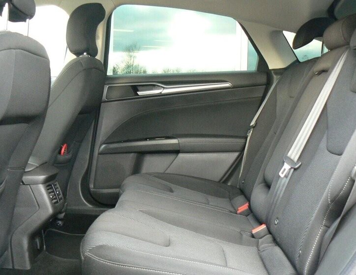 Ford Mondeo Sedan 2,0 l 110 kw